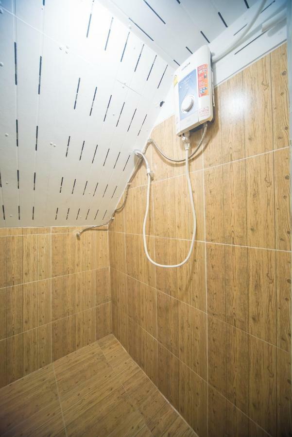Panda Hostel Phuket (Adults Only) Patong Buitenkant foto