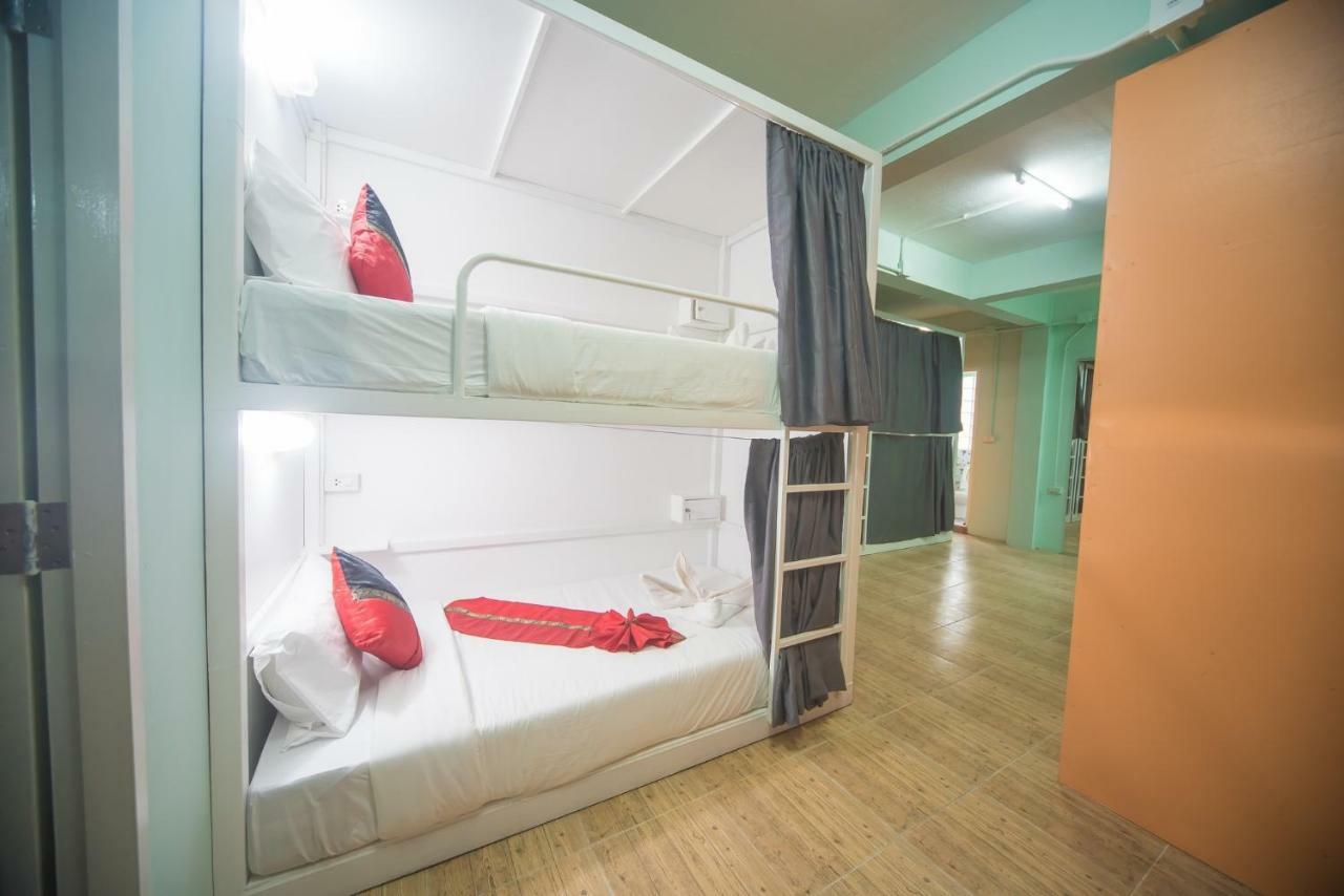 Panda Hostel Phuket (Adults Only) Patong Buitenkant foto