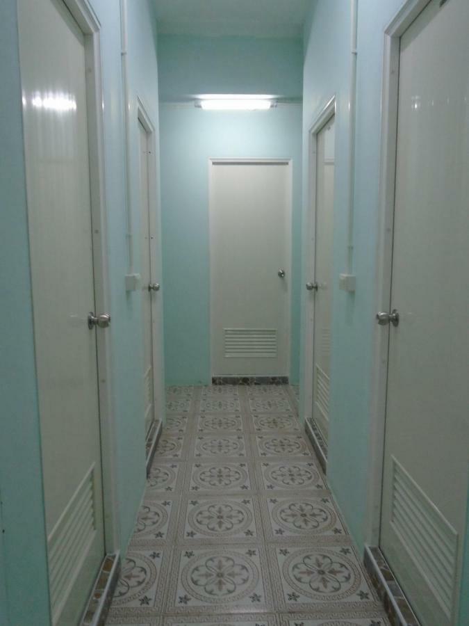 Panda Hostel Phuket (Adults Only) Patong Buitenkant foto