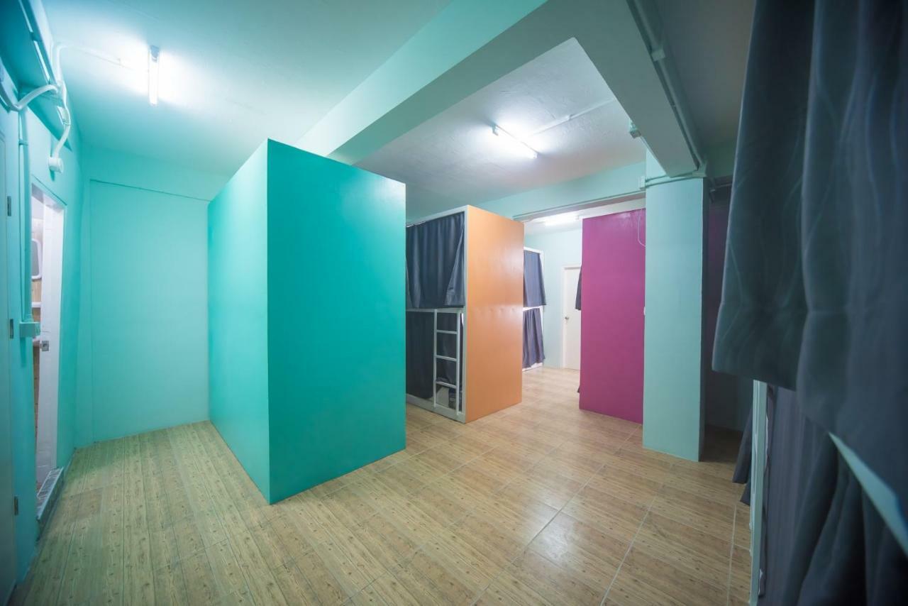 Panda Hostel Phuket (Adults Only) Patong Buitenkant foto