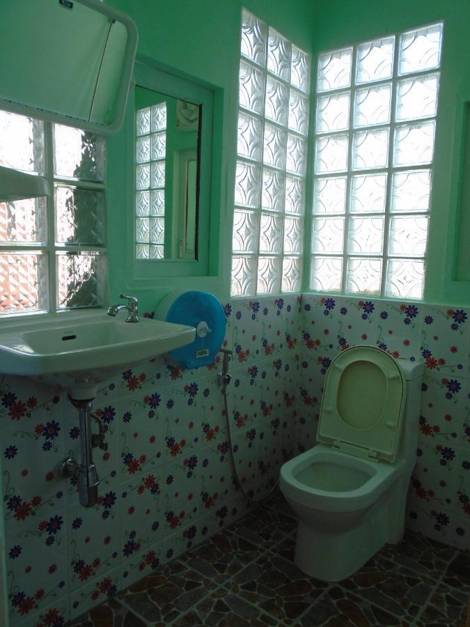 Panda Hostel Phuket (Adults Only) Patong Buitenkant foto