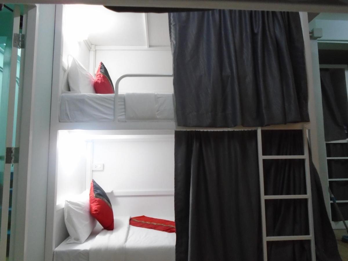 Panda Hostel Phuket (Adults Only) Patong Buitenkant foto